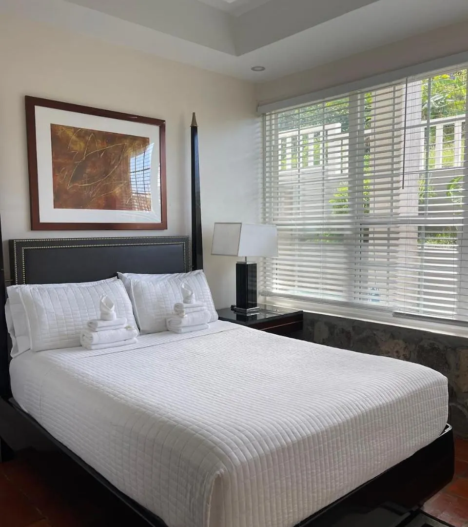 Stonetrail Villas Arnos Vale Hotel