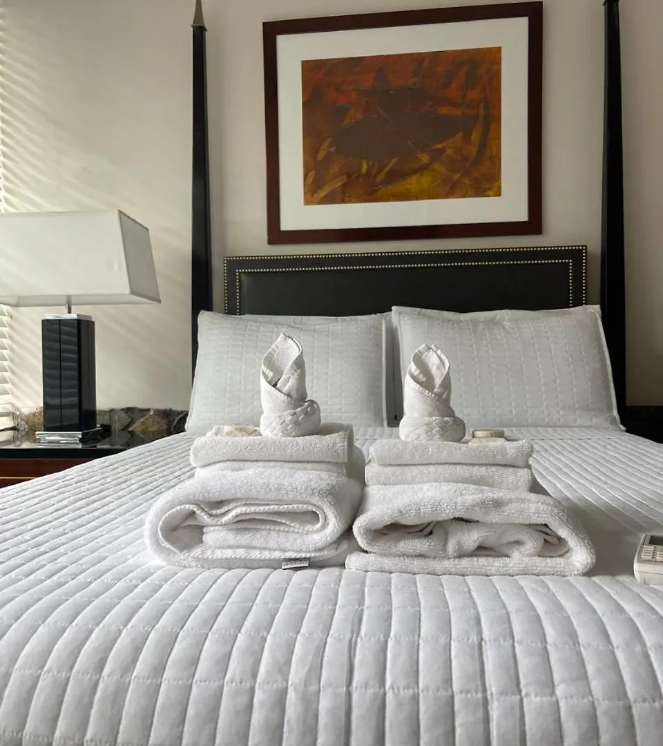Stonetrail Villas Arnos Vale 0*,