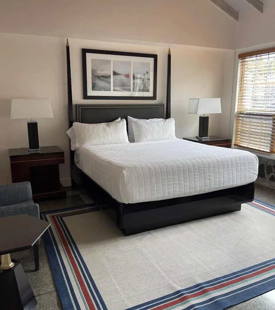Hotel Stonetrail Villas Arnos Vale