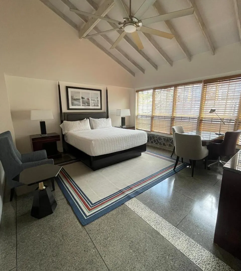 Stonetrail Villas Arnos Vale Hotel