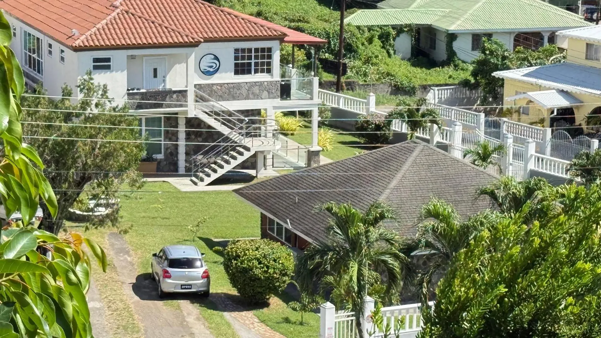 Stonetrail Villas Arnos Vale Hotel