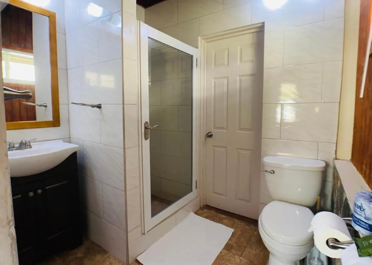 Stonetrail Hotel Arnos Vale 0*,  Saint Vincent and the Grenadines