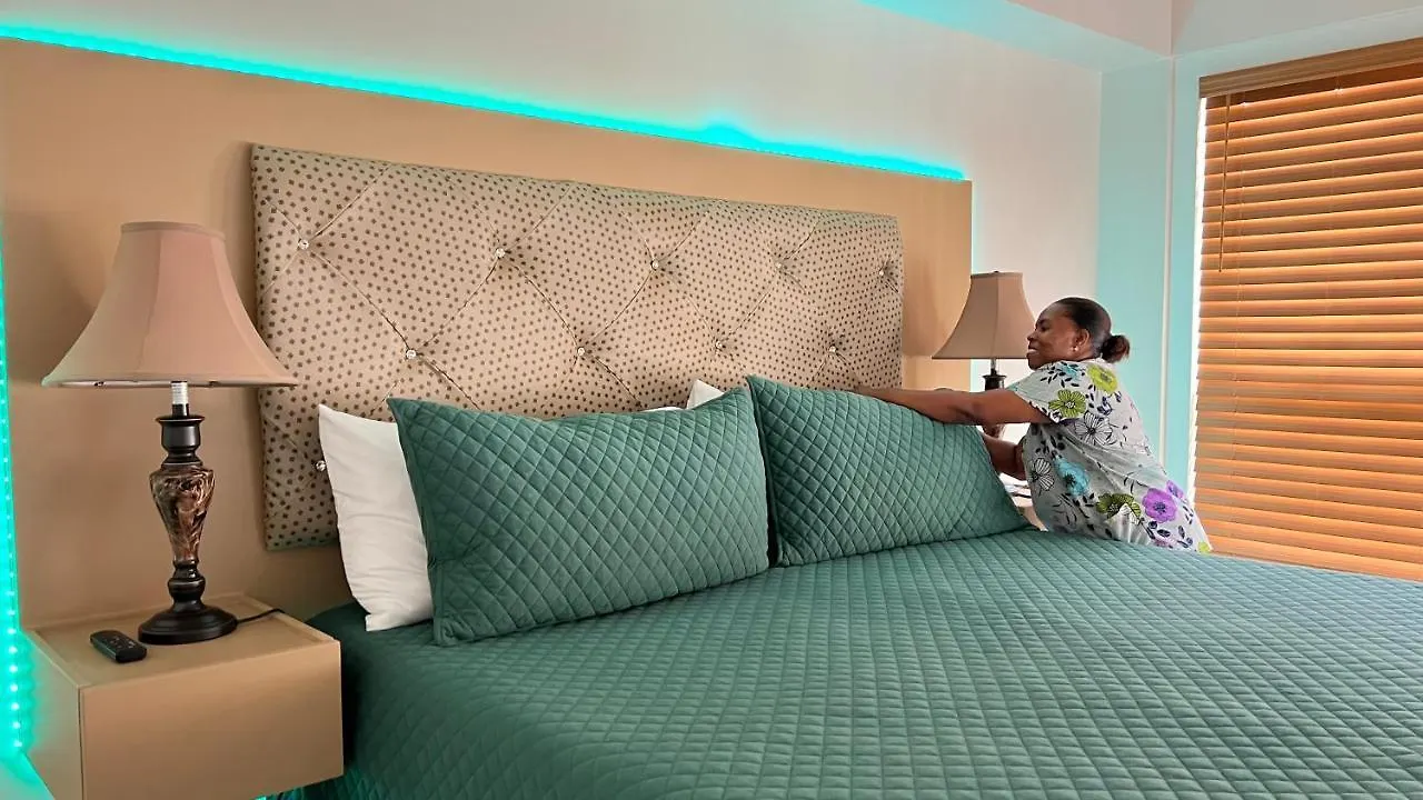 Stonetrail Hotel Arnos Vale 0*,  Saint Vincent and the Grenadines