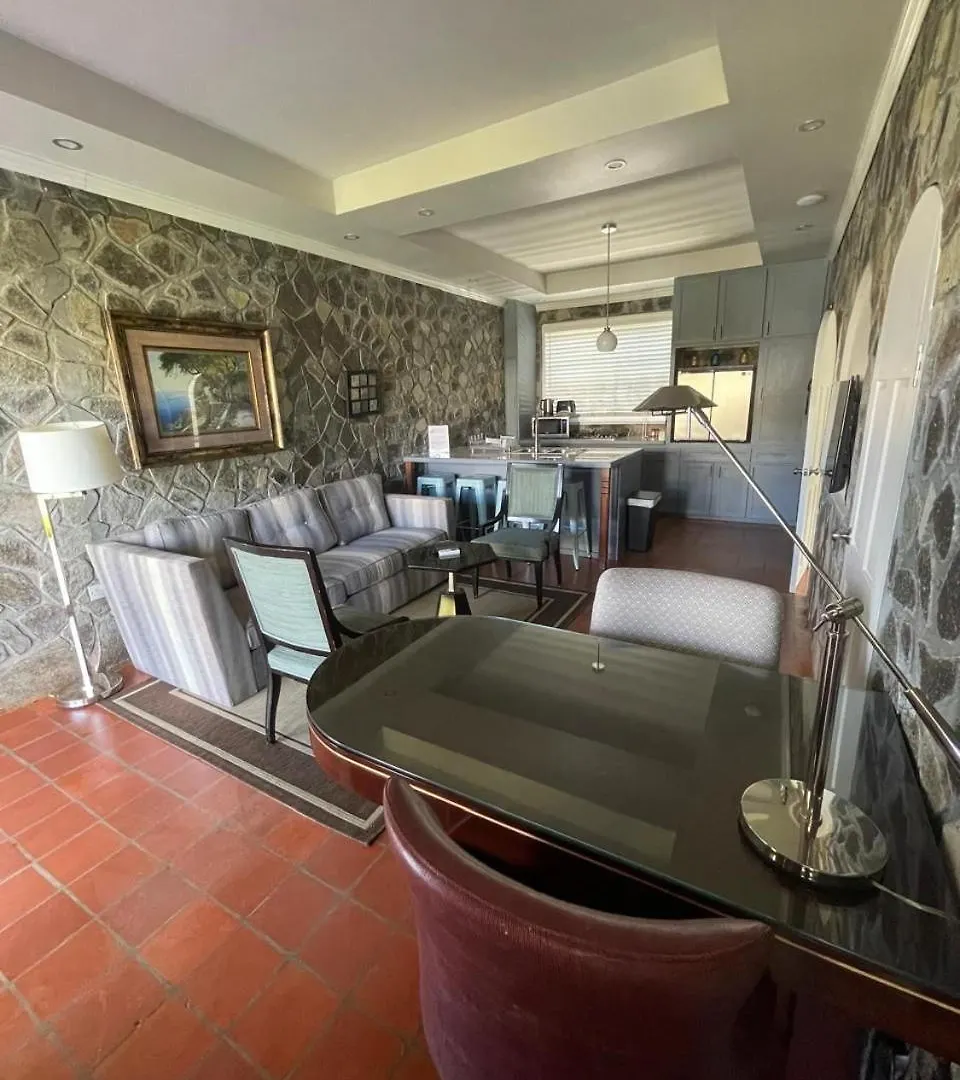 Stonetrail Hotel Arnos Vale
