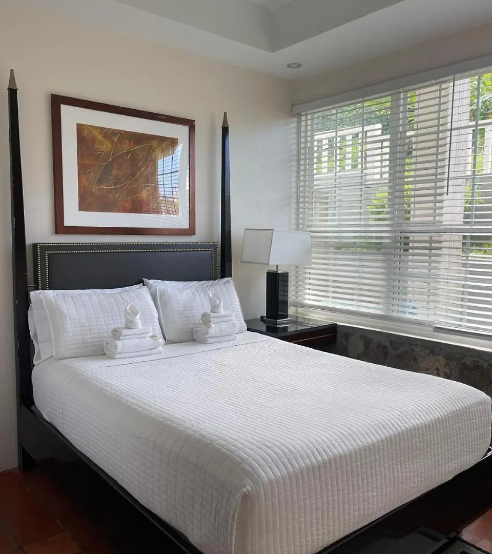 Stonetrail Hotel Arnos Vale 0*,  Saint Vincent and the Grenadines